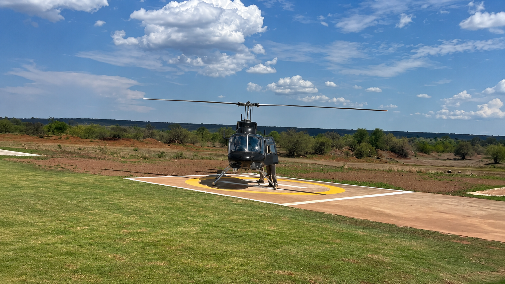 Helikopter auf dem Landeplatz